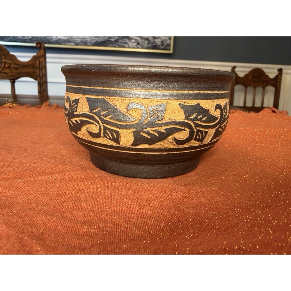 Handmade Okinawa Japan Pottery Bowl Tsuboya-yaki Signed